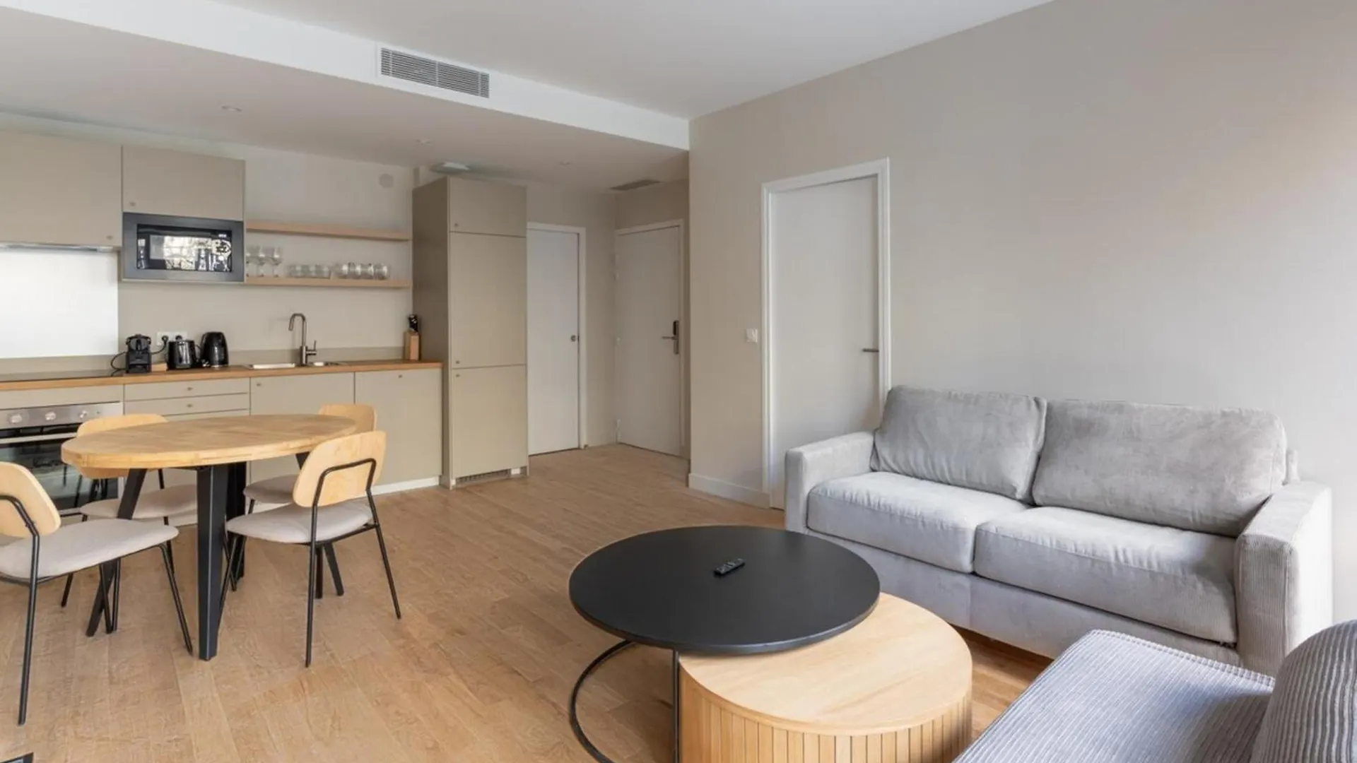 Beautiful Minimalist 1Bd Apartment Near Montmartre Paris 0*,  France