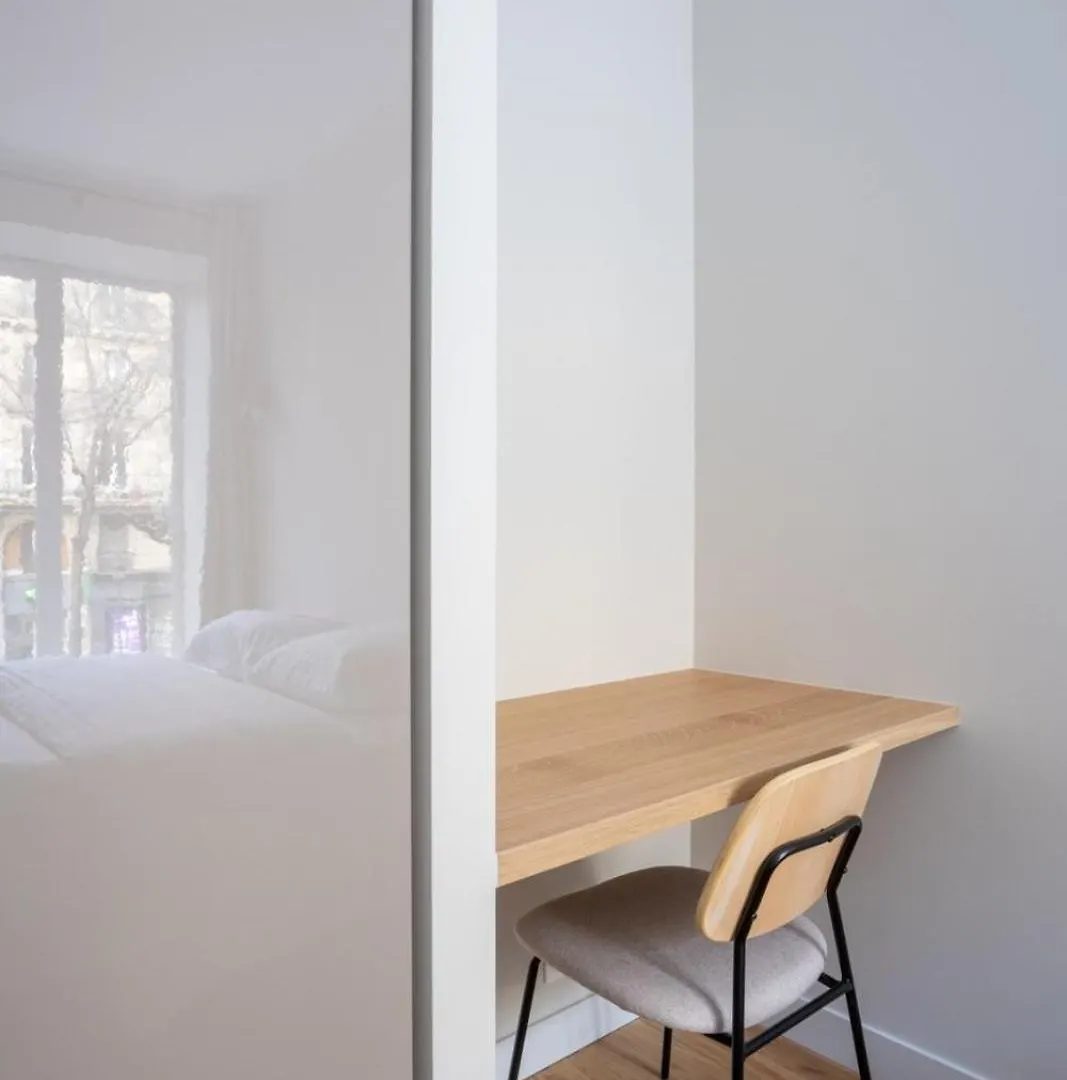 Beautiful Minimalist 1Bd Apartment Near Montmartre Paříž 0*,  Francie