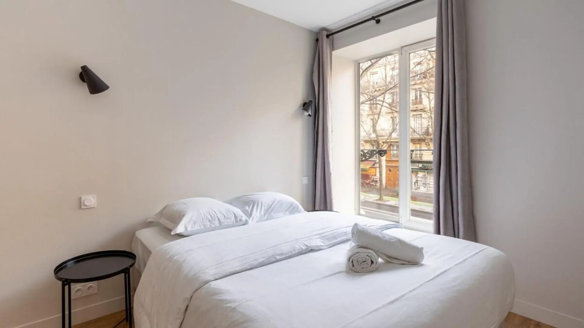 Beautiful Minimalist 1Bd Apartment Near Montmartre Paříž Francie
