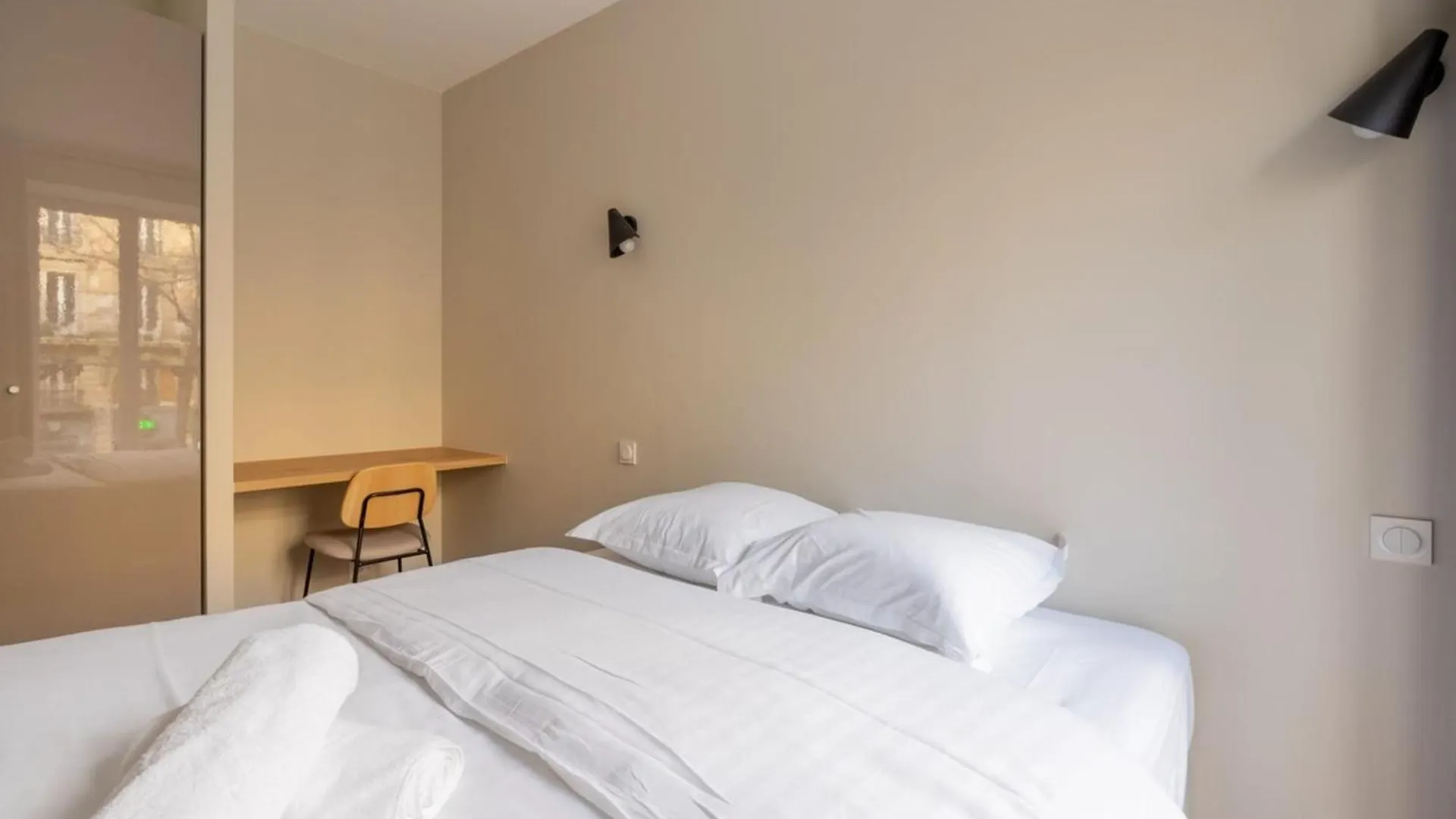 Beautiful Minimalist 1Bd Apartment Near Montmartre 파리 프랑스