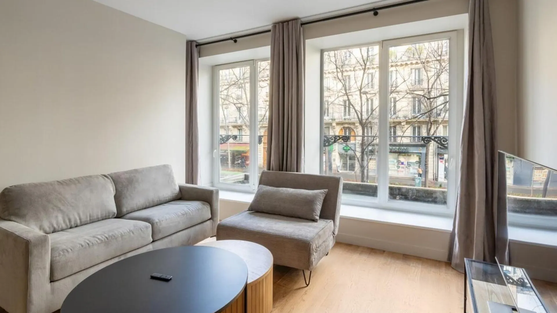 Beautiful Minimalist 1Bd Apartment Near Montmartre 파리