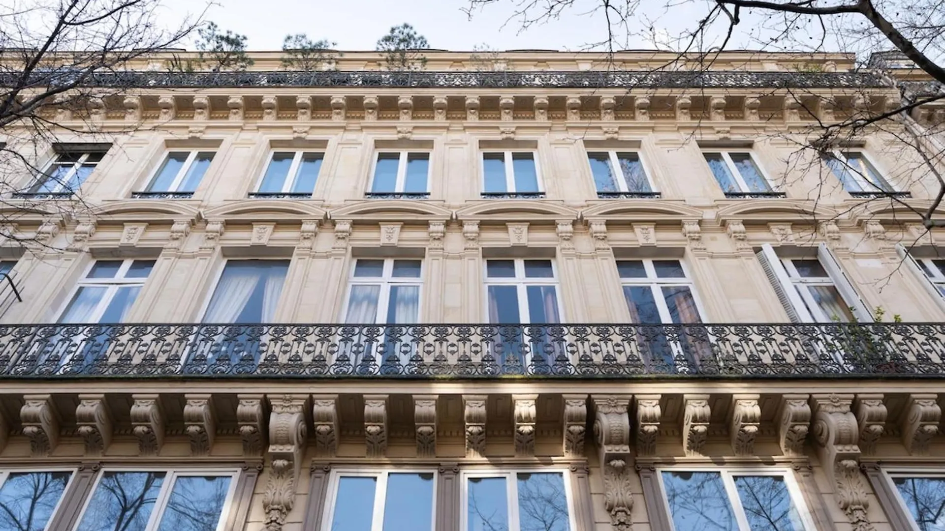 Beautiful Minimalist 1Bd Apartment Near Montmartre 파리 0*,